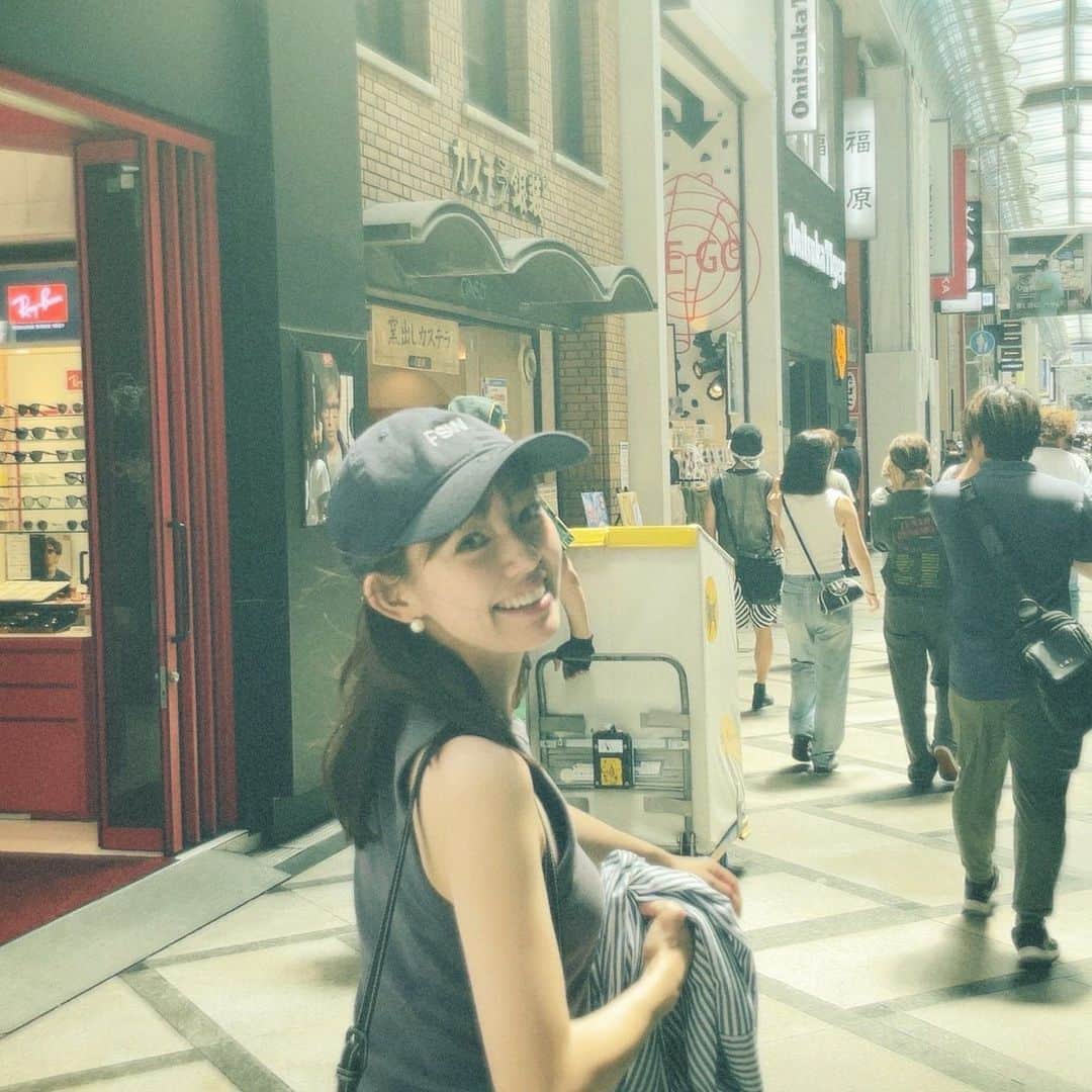 柳生みゆのインスタグラム：「大阪でする飲み歩きは格別に好きっ。フィルムっぽく撮れるアプリ、ほんといい感じになるなぁ📷 #天満飲み #フィルムカメラ #フィルム風 #ee35film」