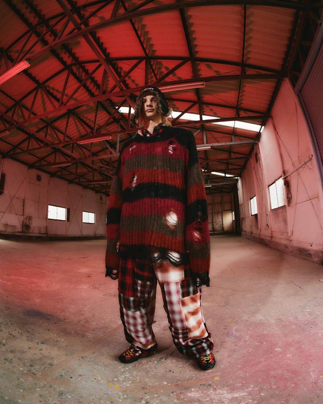 FLAGSTUFFのインスタグラム：「【2023/08/19(SAT)12:00- 2023AW】  ・23AW-FS-24 BORDER MOHAIR BORO SWEATER  Photographer : Kento Mori  Styling & Producer : Masataka Hattori (Hattori Pro.)  Hair : Asahi Sano  Model : ROMAINE DIXON (CDU models)  Production : Hattori Pro.」