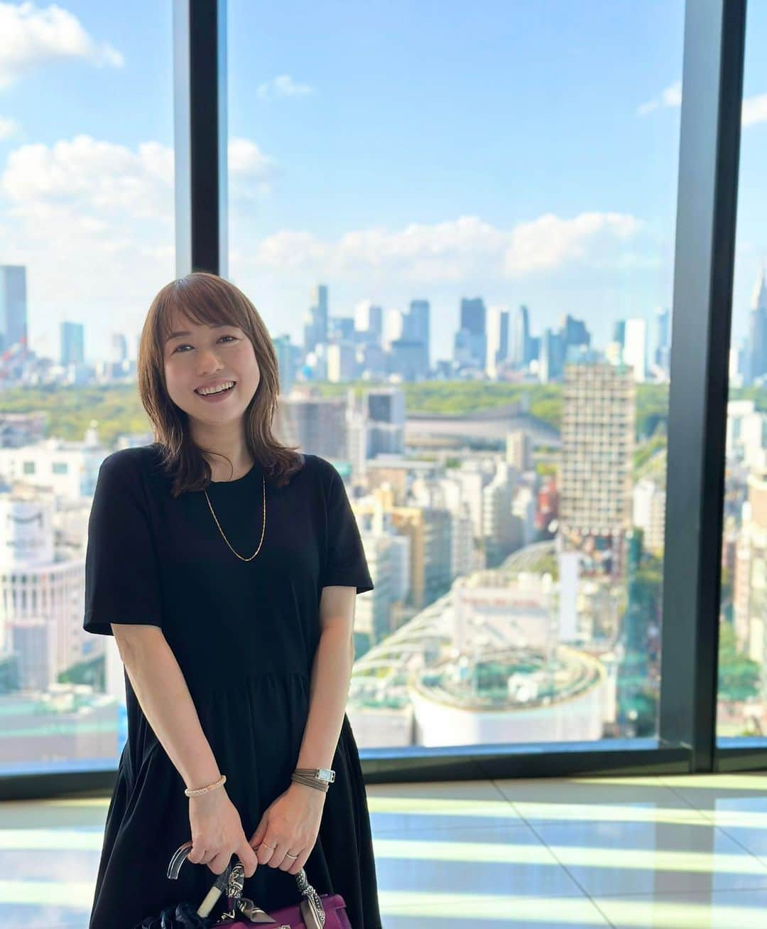 あいりのインスタグラム：「本日は打合せの1日でした😊  皆さんも1日お疲れ様でした✨ 良い週末をお過ごしください🙌」