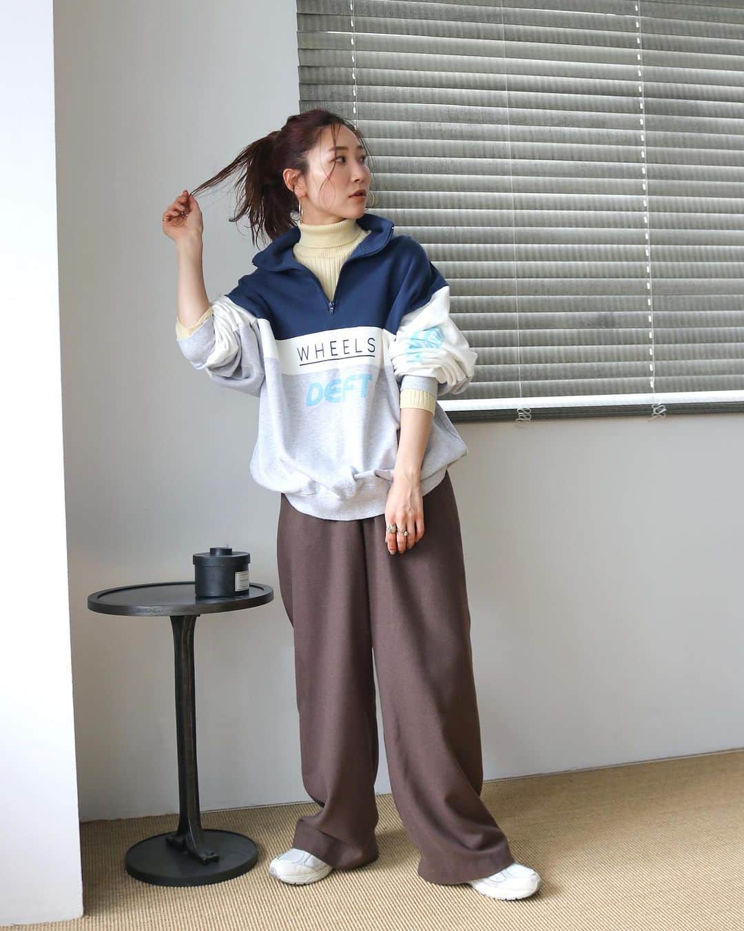 Ungrid staff snapさんのインスタグラム写真 - (Ungrid staff snapInstagram)「@chisa_nagatani_ 159cm @ran_tachibana_ 155cm  #ハイネックジップブロッキングスウェット レッド/ネイビー ¥11,000(tax in)  ハーフジップや配色がヴィンテージライクな印象のロゴスウェット。 ボリュームのあるメンズライクなサイズに仕上げ、女性が着た時に可愛く見えるシルエットにこだわりました🫣✨  #ボアコンビMA-1 カーキ ¥17,600(tax in)  ボア素材とドッキングしたデザインがカジュアルなアウターに👀 サイドには斜めにジップが施され、開け閉めして自分に合ったシルエットを調節できるのも嬉しい☺️  ーーーーーーーーーーーーーーーーーーーーーーーーーーーー ☑︎商品詳細は製品タグ or TOPページURLよりチェック  » @Ungrid_staffsnap  #Ungrid #ungrid_official #ungridコーデ #アングリッド #カジュアル #カジュアルコーデ #カジュアルスタイル #シンプル #シンプルコーデ #スウェット #ロゴスウェット #MA-1 #ボア #ミリタリー」8月18日 19時11分 - ungrid_staffsnap