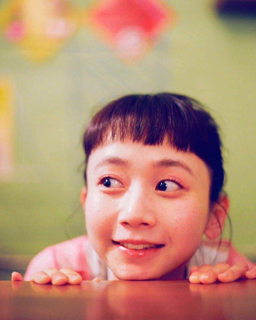 枝優花のインスタグラム：「星占い、気休めだって言い聞かせてるけど、うお座てきくと、わかり合えそうって特別扱いしたくなるような、ハイタッチしそうになって我慢するんだけど、ところで星占いてなんで当たるの？」