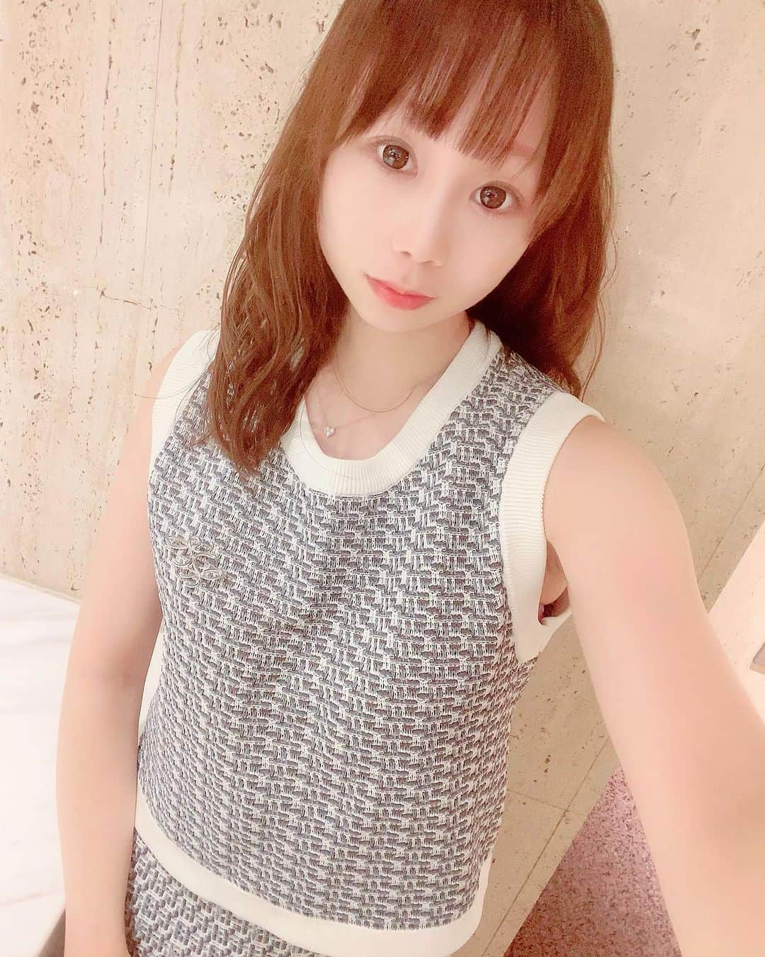 千咲まりさんのインスタグラム写真 - (千咲まりInstagram)「. 顔面疲れてますね🥹笑 セットアップ楽ちん✌🏻 @snidel_official   もう少し落ち着いたら返信するねっ！！！」8月18日 19時27分 - marilyn_ooguikoakuma