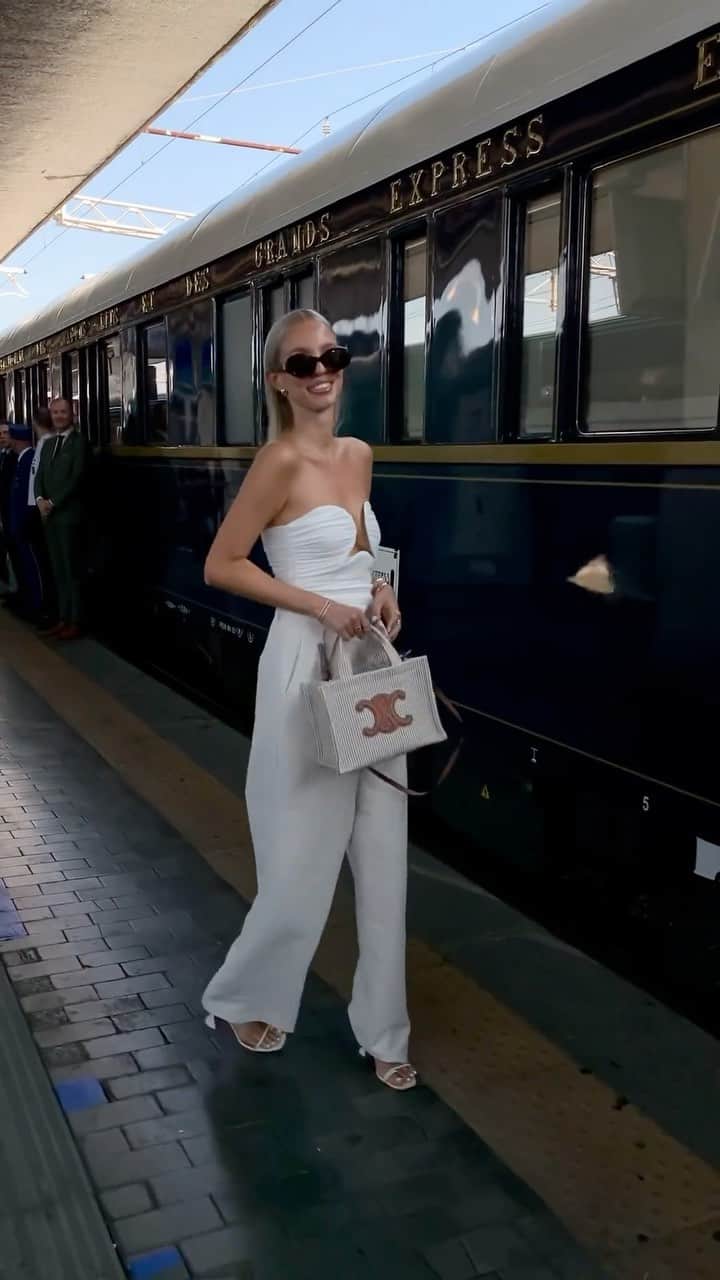 のインスタグラム：「Embarking on an adventure of a lifetime: Venice Simplon-Orient-Express ✨🚂🥂 Anzeige/Ad @vsoetrain #TheArtofBelmond」