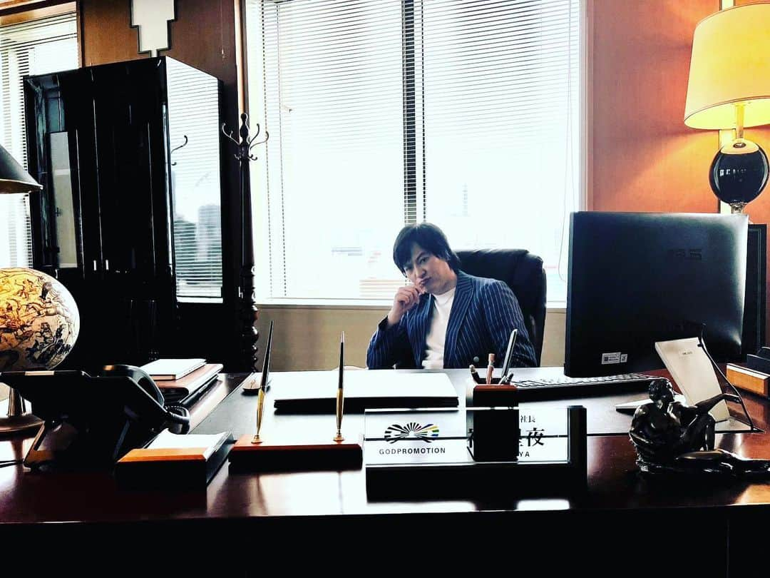 塚本高史さんのインスタグラム写真 - (塚本高史Instagram)「TBS金曜ドラマ『トリリオンゲーム』 今夜10時から６話！  「ゴップロ」の運命の株主総会！  おたのしみに！  #トリリオンゲーム #TBS #金曜ドラマ #神星夜 #塚本高史」8月18日 19時47分 - takashitsukamoto_official