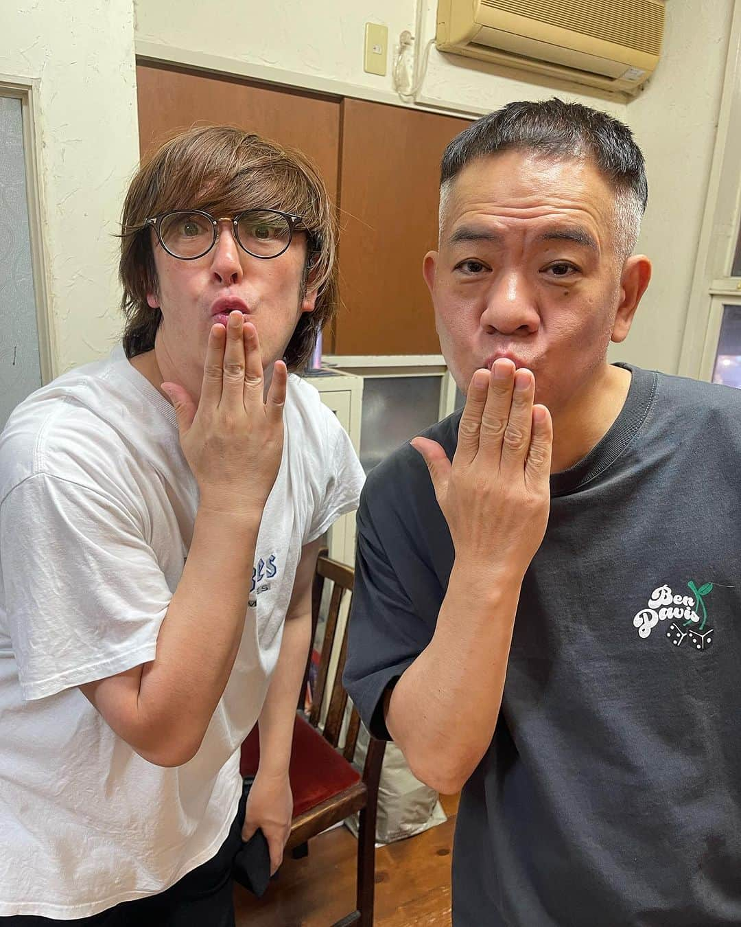 杉本知香さんのインスタグラム写真 - (杉本知香Instagram)「珍しい2ショットですyo！ あーいとぅいまてーん！  #中目黒美容室#珍しい2ショット #ですよ #あーいとぅいまてーん  #プロ謝罪師  #FUJIWARA原西 #FUJIWARA」8月18日 19時54分 - sugimotoc