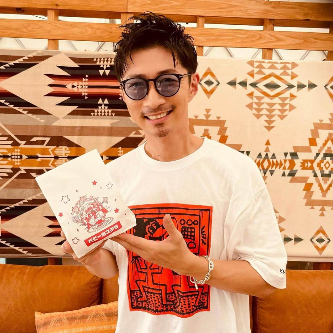 MAKIDAIのインスタグラム：「今日もありがとうございました✌️@izakaya_exile  #べびーかすてら #おきにいり  #今年4回目 #ジャンケンは✌を出しがち #また会いましょう」