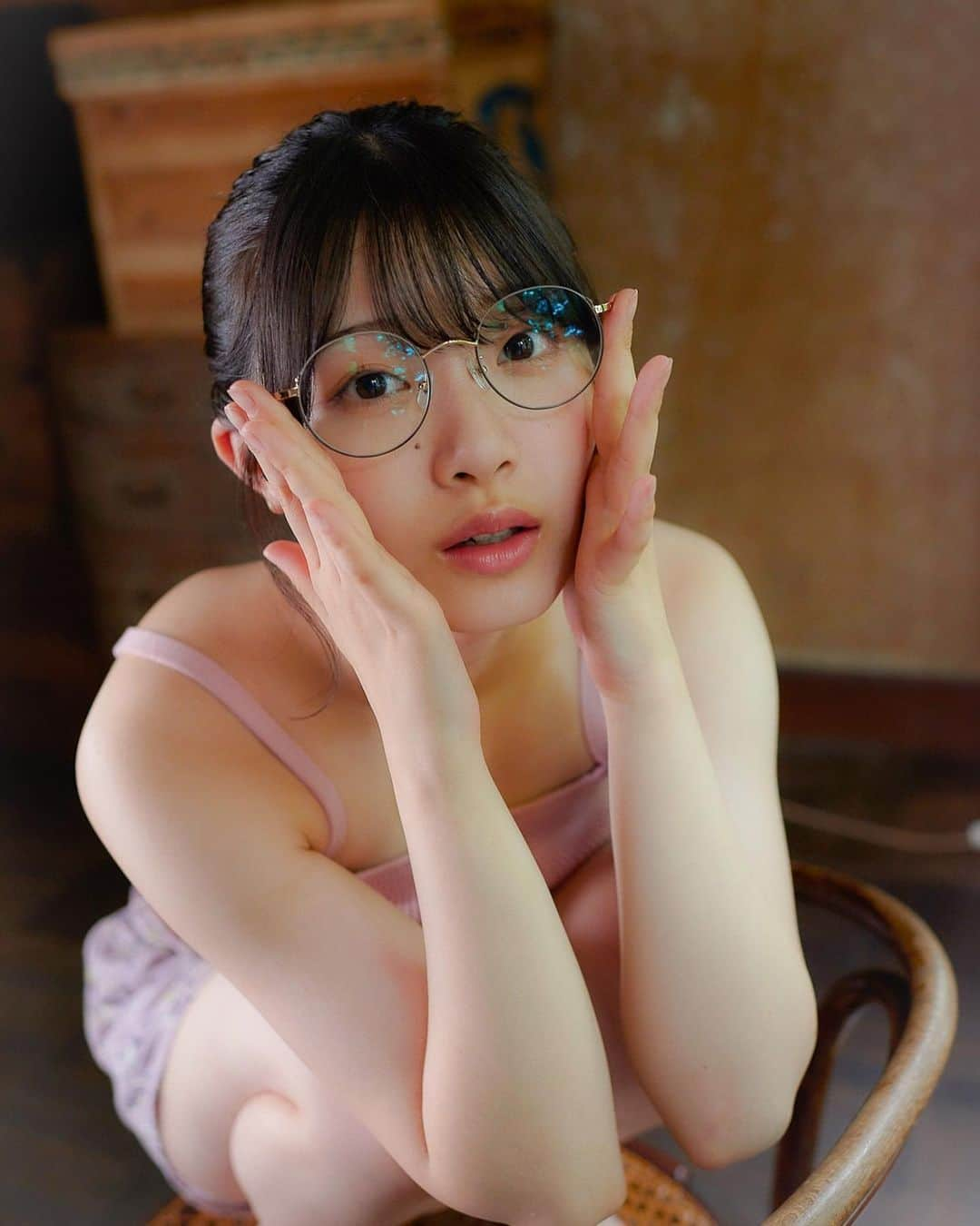 小越春花のインスタグラム：「👓✨  めがね〜〜 プライベートでは目は悪いのにコンタクトしか使ってない  #ngt48#小越春花#platinumflash」