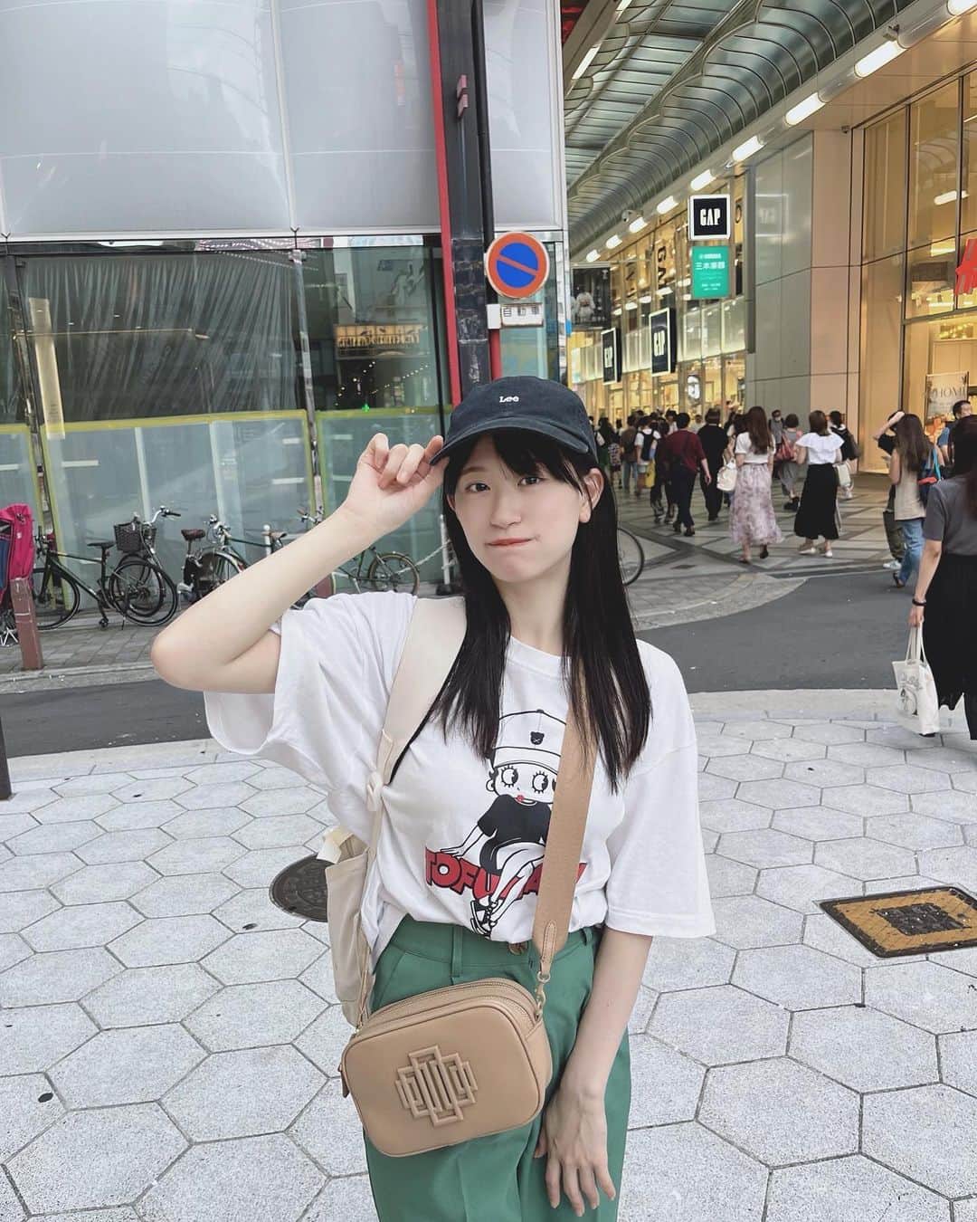上西怜さんのインスタグラム写真 - (上西怜Instagram)「⠀ ⠀ 緑のパンツかわいい〜🍀🍏🫑💚 ⠀ ⠀ ⠀ ⠀ #れーチャンしふく ⠀ ⠀ ⠀」8月18日 20時04分 - jonishi_rei