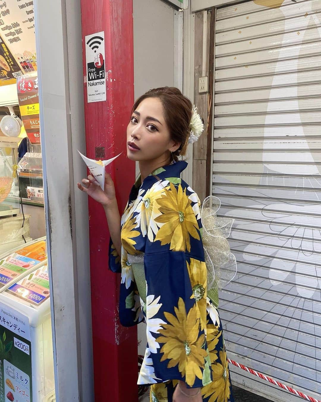 米山妃利さんのインスタグラム写真 - (米山妃利Instagram)「今年新調した浴衣👘🌼 あと1回着れたらいいなあ🎆 . 夏はほんとにあっという間に 感じるけど、毎日が濃いぃ☀️ まだまだ夏の思い出作るぞ〜😏🤎🫷🏽 . #ﾂｷﾞﾉﾊﾅﾋﾞﾀｲｶｲﾄﾞｺ❓ww . #浴衣#浴衣ヘアアレンジ #浴衣ヘア」8月18日 20時05分 - hiyori.228