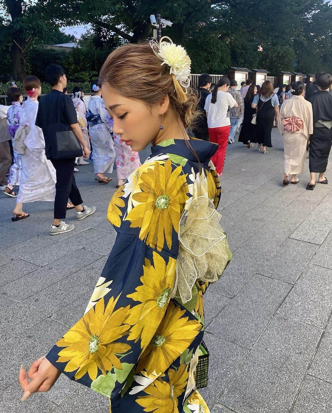 米山妃利さんのインスタグラム写真 - (米山妃利Instagram)「今年新調した浴衣👘🌼 あと1回着れたらいいなあ🎆 . 夏はほんとにあっという間に 感じるけど、毎日が濃いぃ☀️ まだまだ夏の思い出作るぞ〜😏🤎🫷🏽 . #ﾂｷﾞﾉﾊﾅﾋﾞﾀｲｶｲﾄﾞｺ❓ww . #浴衣#浴衣ヘアアレンジ #浴衣ヘア」8月18日 20時05分 - hiyori.228