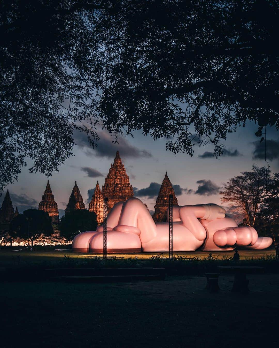 R̸K̸さんのインスタグラム写真 - (R̸K̸Instagram)「KAWS:HOLIDAY INDONESIA ・ from sunrise to sunset ・ @KAWS @ARR.AllRightsReserved @DDTStore @akg.entertainment #KAWS #KAWSHOLIDAY #AllRightsReserved #DDTStore #AKGEntertainment ・ #beautifuldestinations #earthfocus #earthbestshots #earthoffcial #earthpix #thegreatplanet #discoverearth #awesome_photographers #designboom #voyaged #travellingthroughtheworld #streets_vision #complexphotos #d_signers #lonelyplanet #modernArchitect #architectanddesign #architecture_hunter #artsytecture #amazingarchitecture #fromwhereidrone #nightphotography #lovetheworld  @lightroom @soul.planet @earthfever @9gag @paradise @natgeotravel @awesome.earth @national_archaeology」8月18日 21時00分 - rkrkrk