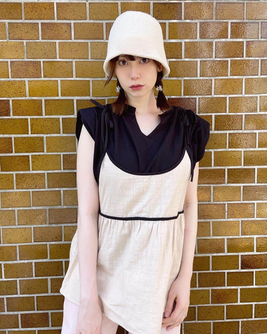 藤城アンナのインスタグラム：「みつあみ🫣  #SHEIN #sheinコーデ #ママコーデ #ママファッション #ママファッションプチプラ #ZARA #zaraコーデ #theaterproducts #shein購入品 #女の子ママ #momofgirls #産後 #産後ママ #産後ダイエット開始 #産後1ヶ月」