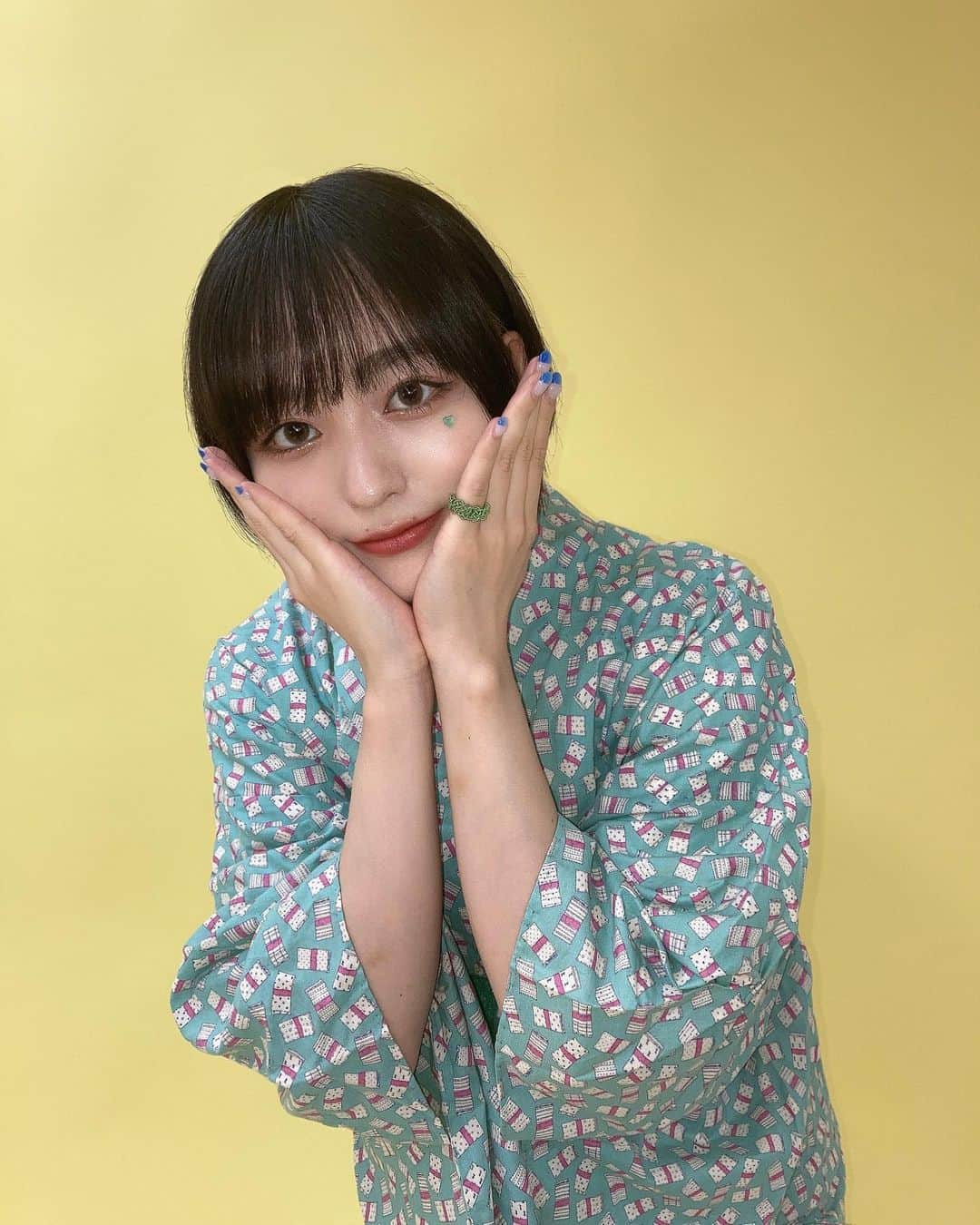 青柳透のインスタグラム：「よくわからん柄の浴衣です！  #浴衣 #yukata #fashion #夏 #夏コーデ #airlift #黒くなってきた」