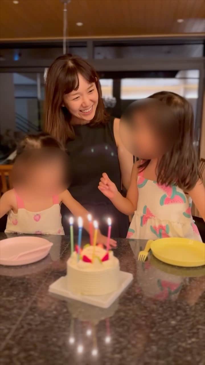 萩中ユウのインスタグラム：「生まれてこれたことも リョータさんと家族になれたことも ママになれたことも  とんでもなく幸せでありがたい人生🌻 大切に、大切に、生きよう。  . #mybirthday #818」