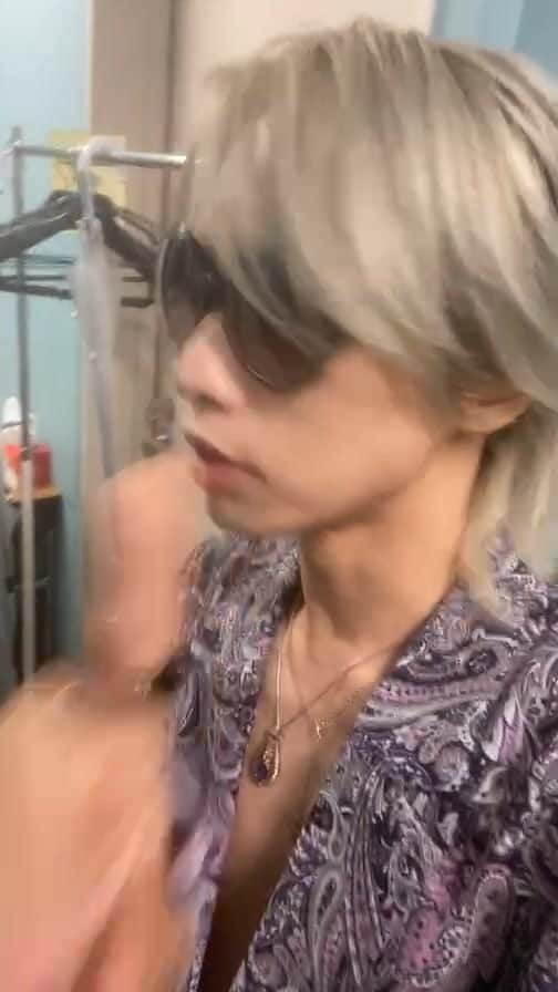 ヒロトのインスタグラム：「大宮スタジオアルシェから、生出演直前のバックヤードから📻」