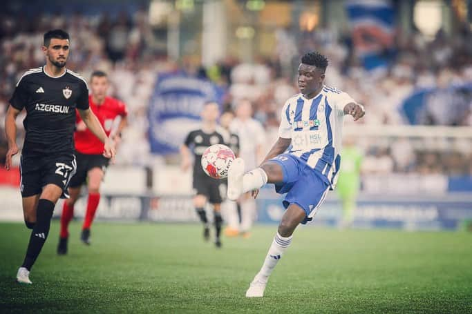 ハッサン・バンデさんのインスタグラム写真 - (ハッサン・バンデInstagram)「Happy to make my debut, not the result expected but let keep working harder to get better and better and make the team bigger ## HJK spirit 💪🏾💪🏾💪🏾」8月18日 20時44分 - bureimahassane