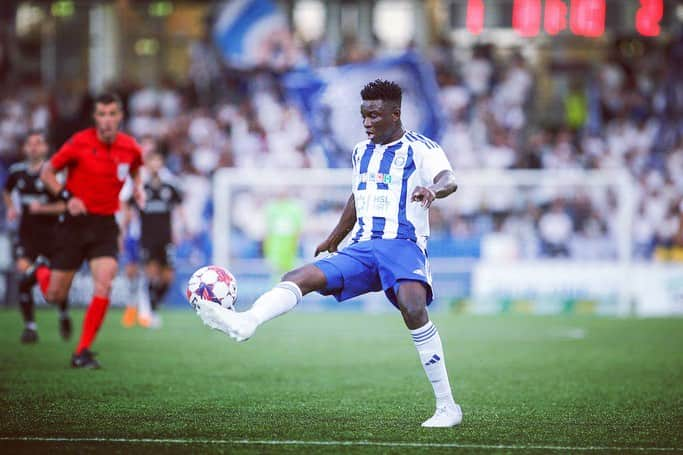 ハッサン・バンデさんのインスタグラム写真 - (ハッサン・バンデInstagram)「Happy to make my debut, not the result expected but let keep working harder to get better and better and make the team bigger ## HJK spirit 💪🏾💪🏾💪🏾」8月18日 20時44分 - bureimahassane