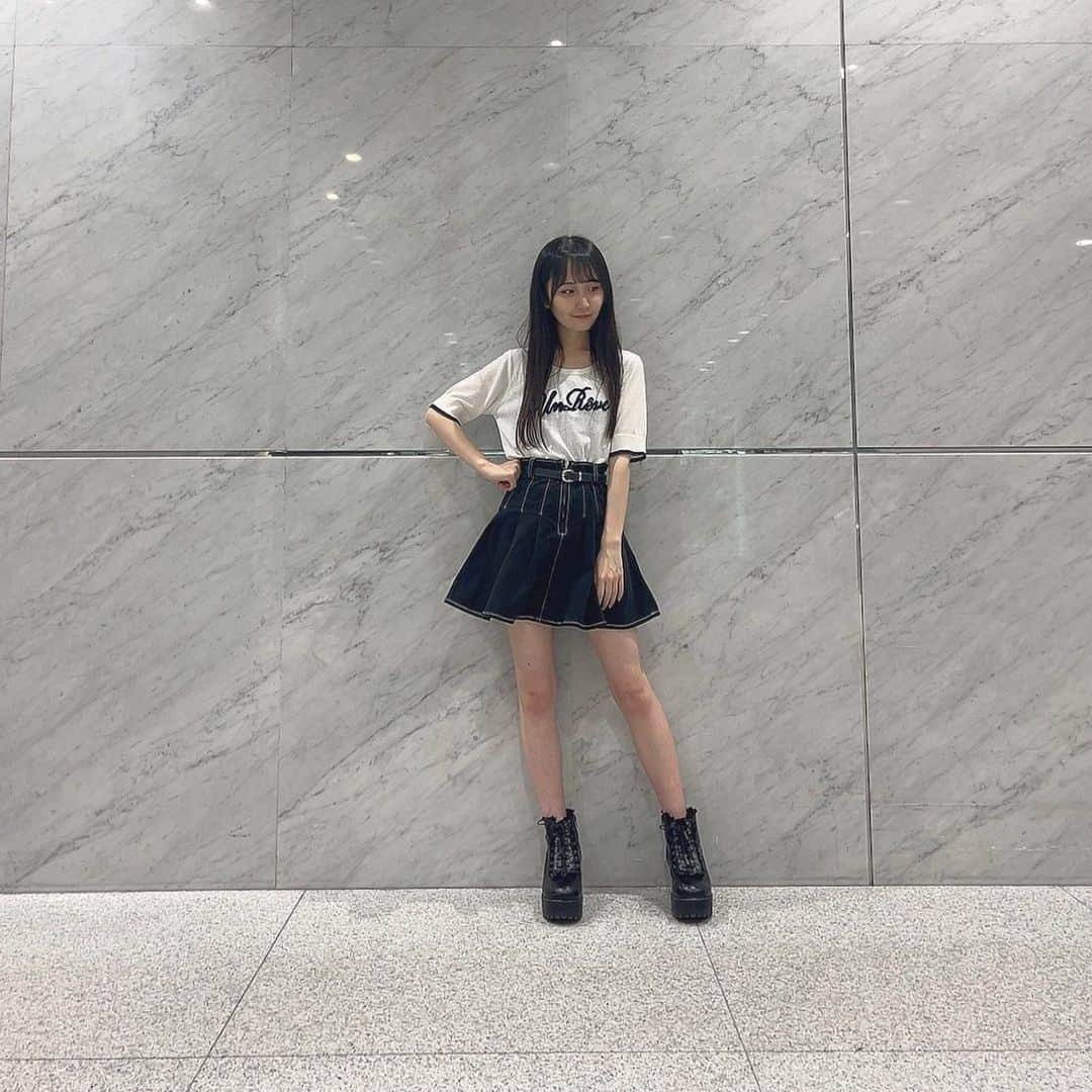 山邊歩夢のインスタグラム：「🤍✨🖤 * * モノトーン大好き * * #あゆーで #私服 #私服コーデ #今日のコーデ #コーディネート #モノトーンコーデ #モノトーン」