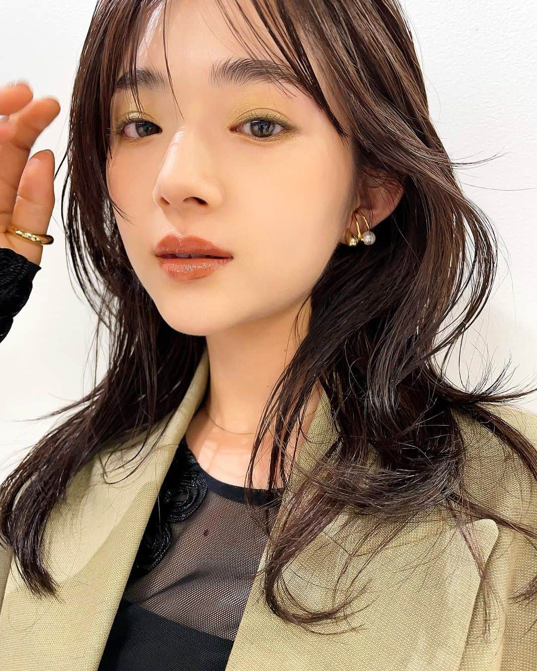 谷口翠彩のインスタグラム：「@milbon.japan  8月4日@福岡 【GIRLS POWER】 ミルボンセミナー。  ヘアとメイクの似合わせ。 #みどへあめいく セブンルール。  RMKのカーキのパレット🎨使用しました🫒 カーキ、やっぱり可愛い♡  受講してくださった皆さま、ミルボンさん ご一緒してくれた米さん @kaori_yonezawa   本当にありがとうございました！♡  #みどへあめいく#みどめいく #RMK#似合わせ#suqqu#スック」