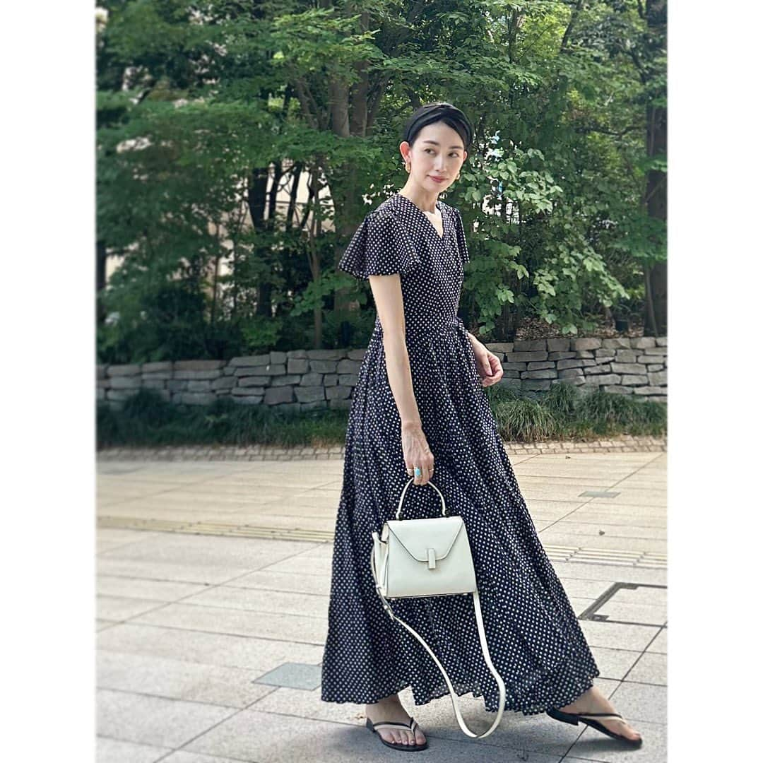 武藤京子さんのインスタグラム写真 - (武藤京子Instagram)「* * 先日のお洋服 * 普段柄物はあまり着ないけど ドット柄は大好き😊 * #mariha #valextra #maurodebari #アメブロ更新しました」8月18日 21時29分 - kyokomuto0628