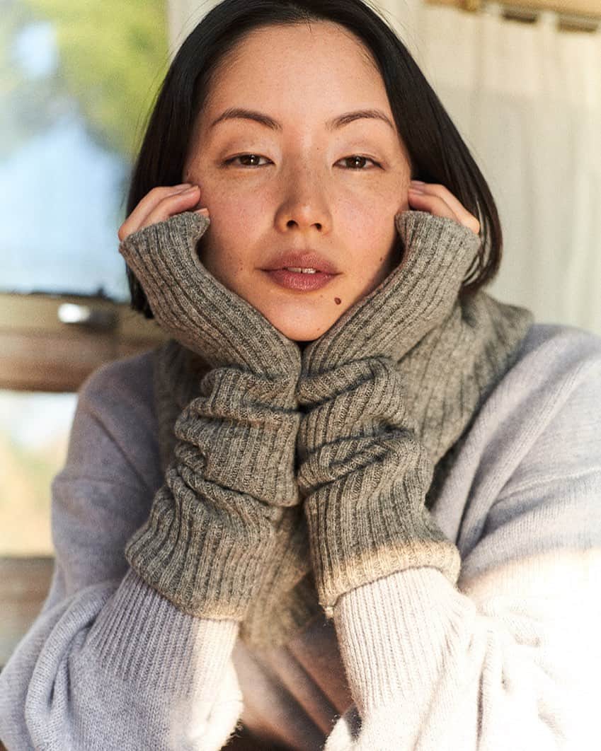 のインスタグラム：「@adawasofficial   photograph @kisema1  styling @iijiytomokoiijima  hair&make up @takae.kamikawa」