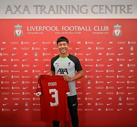 遠藤航のインスタグラム：「.. .Hello Liverpool fans!  I’m very happy to be a part of such a wonderful club @liverpoolfc  I can’t wait to play in front of Liverpool fans in Anfield! See you soon! . #dreamcometrue #wataruendo」