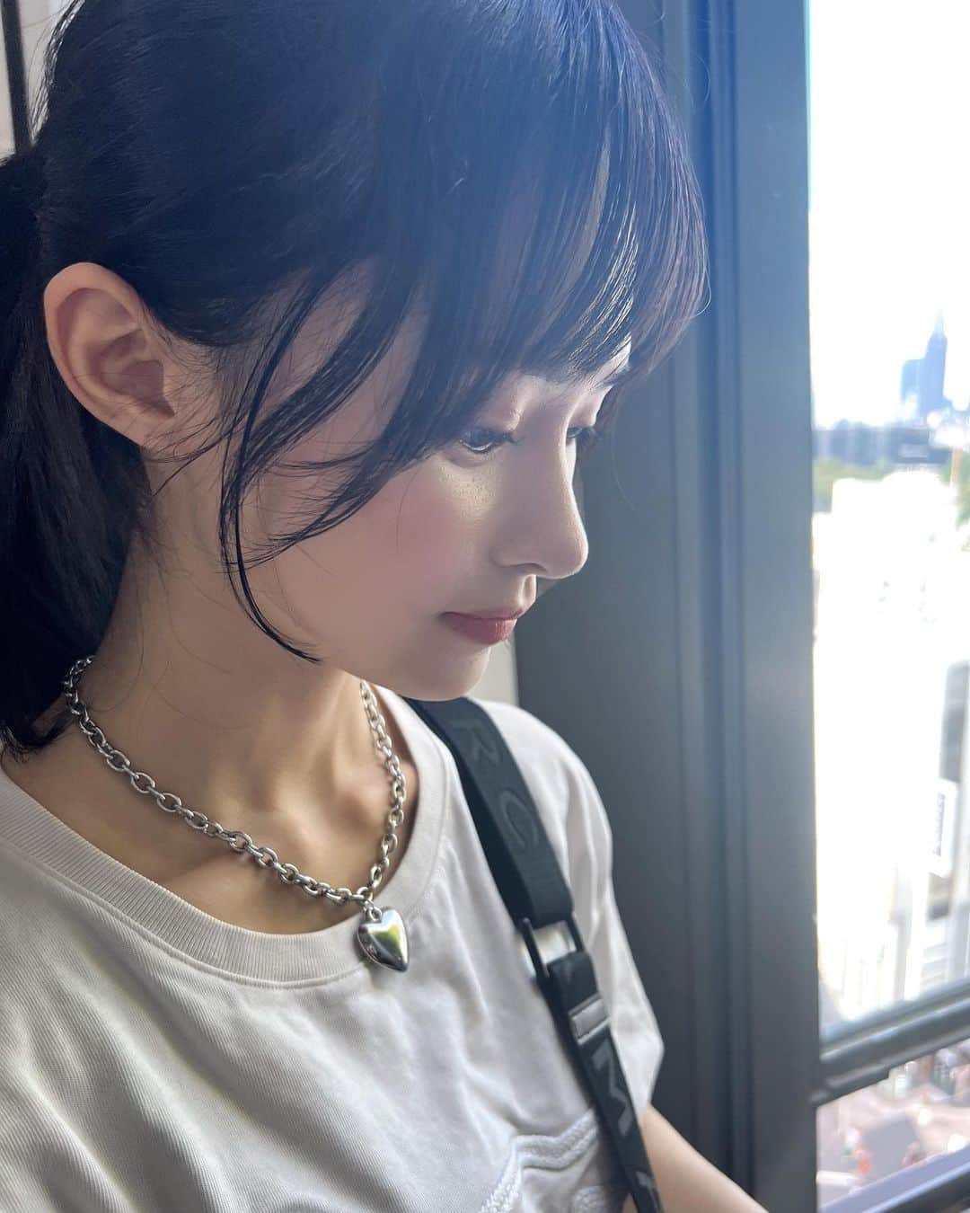 中森千尋のインスタグラム：「横」