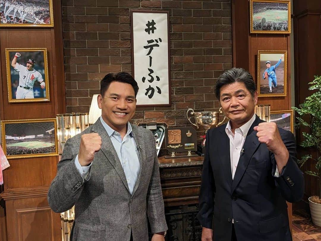 井口資仁のインスタグラム：「「データで深くプロ野球」 ソフトバンク×西武  『リリースポイント』 『ショート』… ソフトバンク前監督の工藤さんと さまざまなデータに注目しての解説 初めての試みでしたが、 私自身も非常に勉強になりました。  #井口資仁 #井口忠仁 #プロ野球解説 #でーふか #デーふか  #工藤公康 #nhk  #nhkbs1」