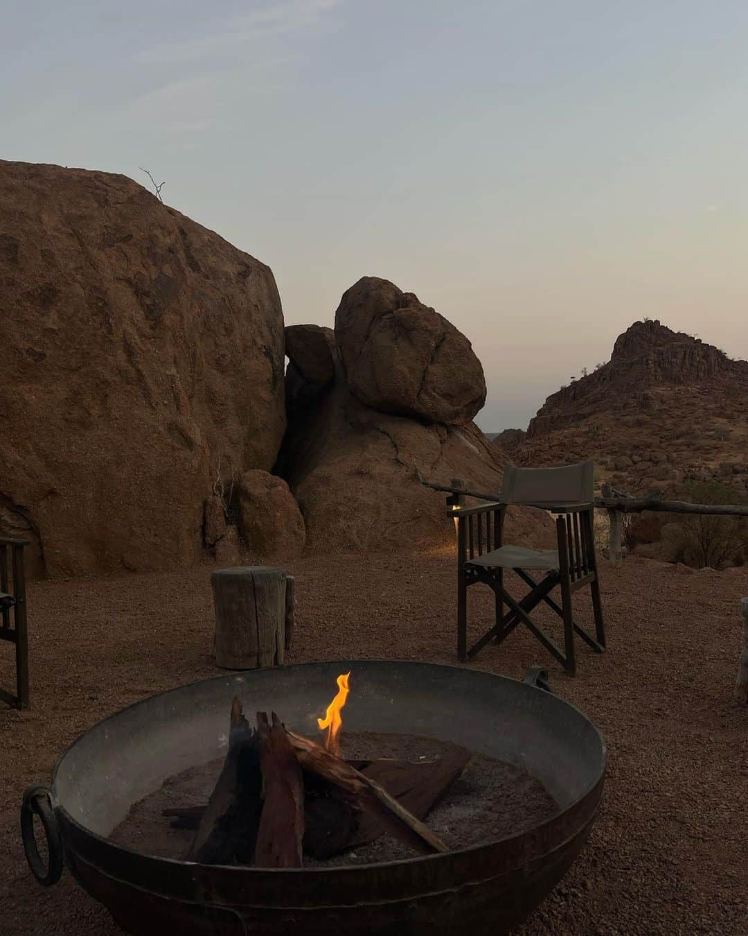 エレナ・アレジ・後藤さんのインスタグラム写真 - (エレナ・アレジ・後藤Instagram)「another beautiful spot in Namibia 🐘🤍🦒」8月18日 22時16分 - alesihelena