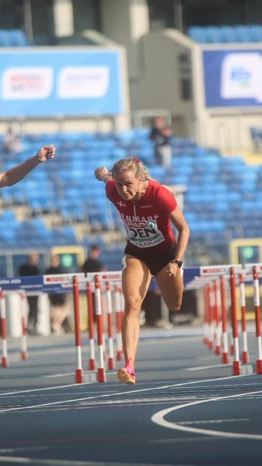 メッテ・グラスゴワールのインスタグラム：「One more session and then off to Budapest tomorrow 🚧🏃🏼‍♀️ #worldchampionship #wchbudapest23 #hurdles」