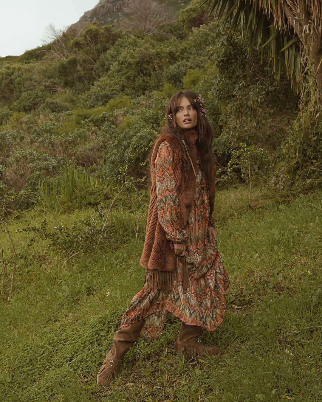 Jessicaさんのインスタグラム写真 - (JessicaInstagram)「One of my favorite looks, styled by the best in the business @robynnekahn || shot by @byjadelee for @layerboots   #layerboots #mamastillgotit #boho #bohemian #bohostyle #bohoboots」8月19日 1時30分 - jessleebuchanan