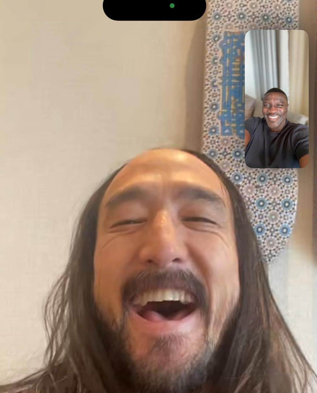 エイコンさんのインスタグラム写真 - (エイコンInstagram)「Locked up out todaaaaaaay!!!! Had to bring it back with a whole new vibe! Let’s goooooo!! @akon @trinixmusic」8月18日 22時51分 - akon