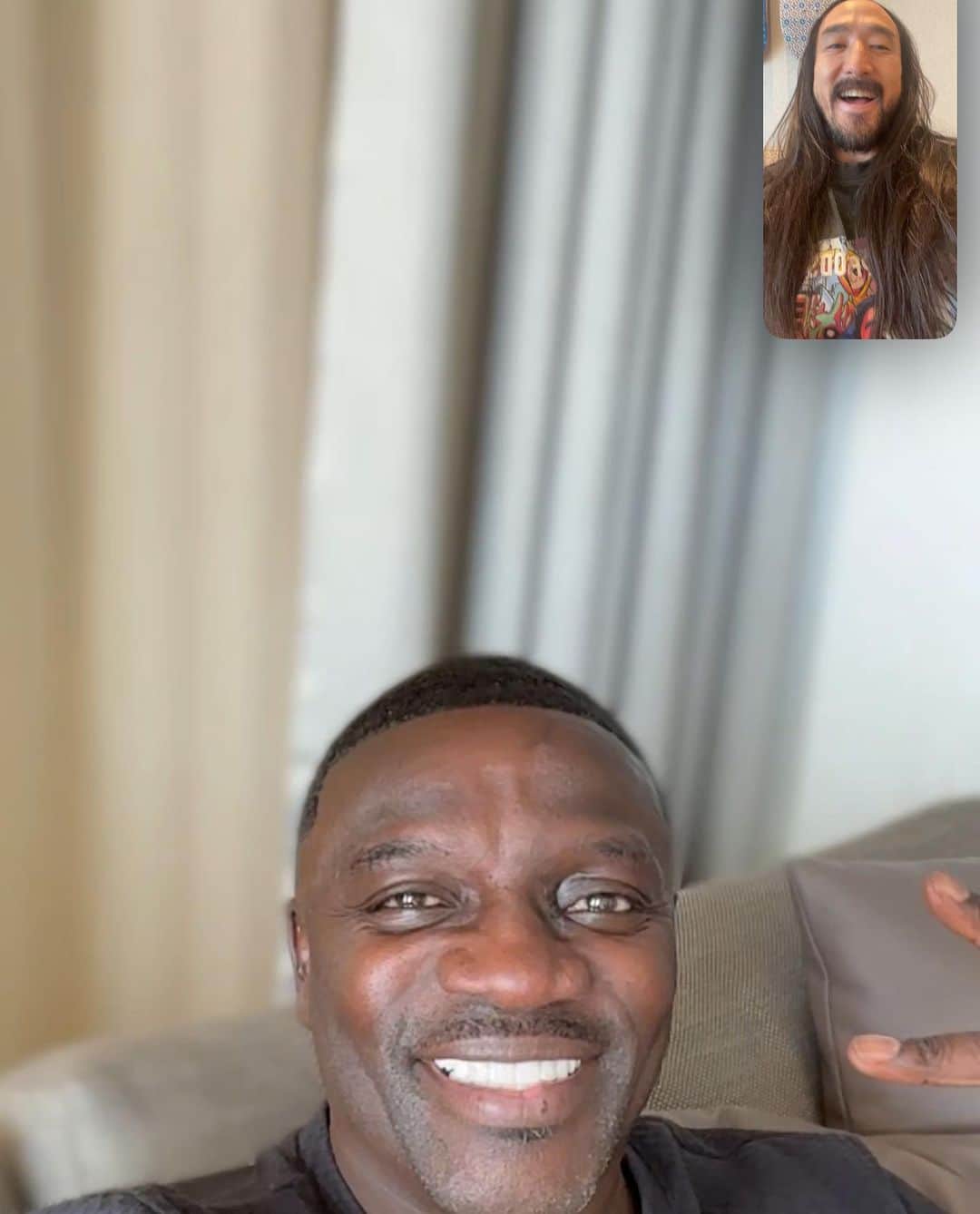 エイコンのインスタグラム：「Locked up out todaaaaaaay!!!! Had to bring it back with a whole new vibe! Let’s goooooo!! @akon @trinixmusic」