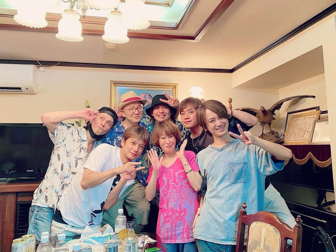 田中純弥さんのインスタグラム写真 - (田中純弥Instagram)「アート個展イベントの思い出✨  たき川旅館さんへ行ってきたー。 懐かしい話で盛り上がったなー🤣  次は同窓会でもやりますか笑✨🫡 ありがとうございました✨」8月18日 22時53分 - junya_tanaka713