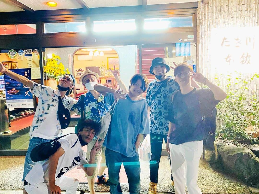 田中純弥のインスタグラム：「アート個展イベントの思い出✨  たき川旅館さんへ行ってきたー。 懐かしい話で盛り上がったなー🤣  次は同窓会でもやりますか笑✨🫡 ありがとうございました✨」