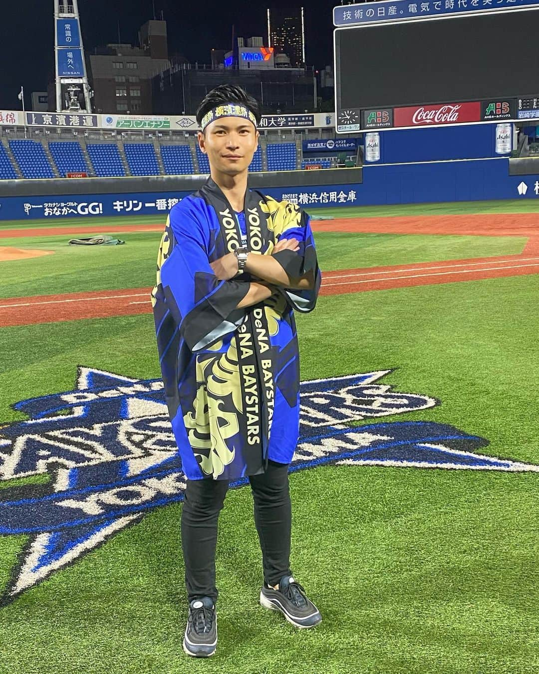 山田弥希寿さんのインスタグラム写真 - (山田弥希寿Instagram)「＼横浜優勝／  横濱漢祭初戦勝利！！！ 明日も勝利へ向けてマイクを握ります！！！  #横濱漢祭 #baystars #横浜頂戦 #横浜DeNAベイスターズ #スタジアムDJ #スポーツMC #司会 #MC #ナレーション #アナウンサー #山田みきとし」8月18日 23時00分 - mikitoshi_617