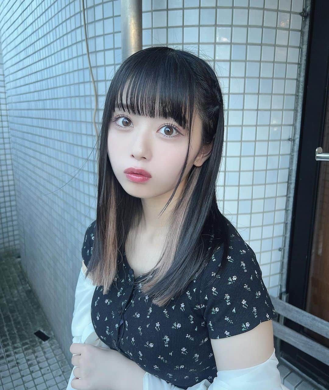 峰島こまきさんのインスタグラム写真 - (峰島こまきInstagram)「もう8月も中旬、😵‍💫  夏って本当に一瞬だなあて 毎年感じます  どんどん暑くなるのは 勘弁してください、、、😮‍💨」8月18日 23時13分 - mineshima_komaki
