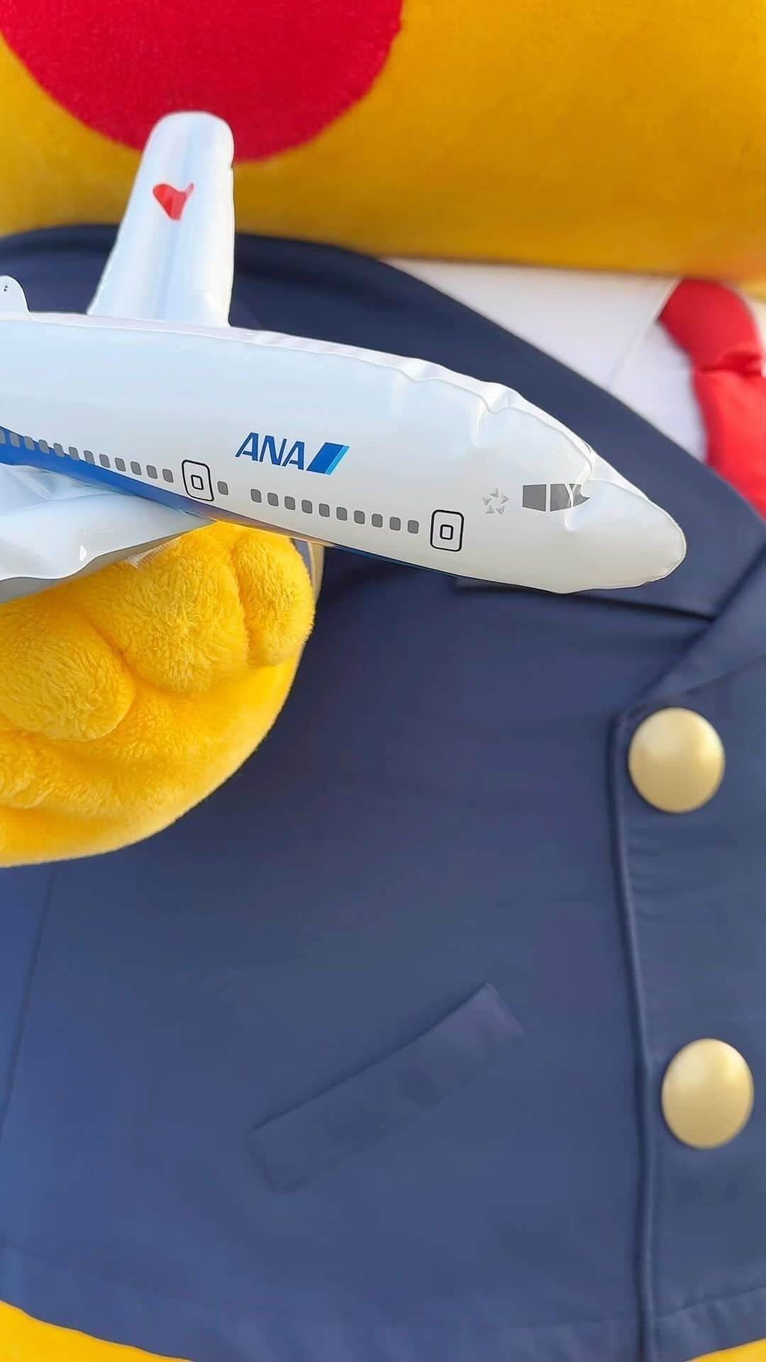 All Nippon Airwaysのインスタグラム：「Pikachu is ready for takeoff! ✈️💨 The Pikachu Jet NH has taken to the skies!  Link in our bio! #Pokémon #PokémonAirAdventures #PikachuJet」