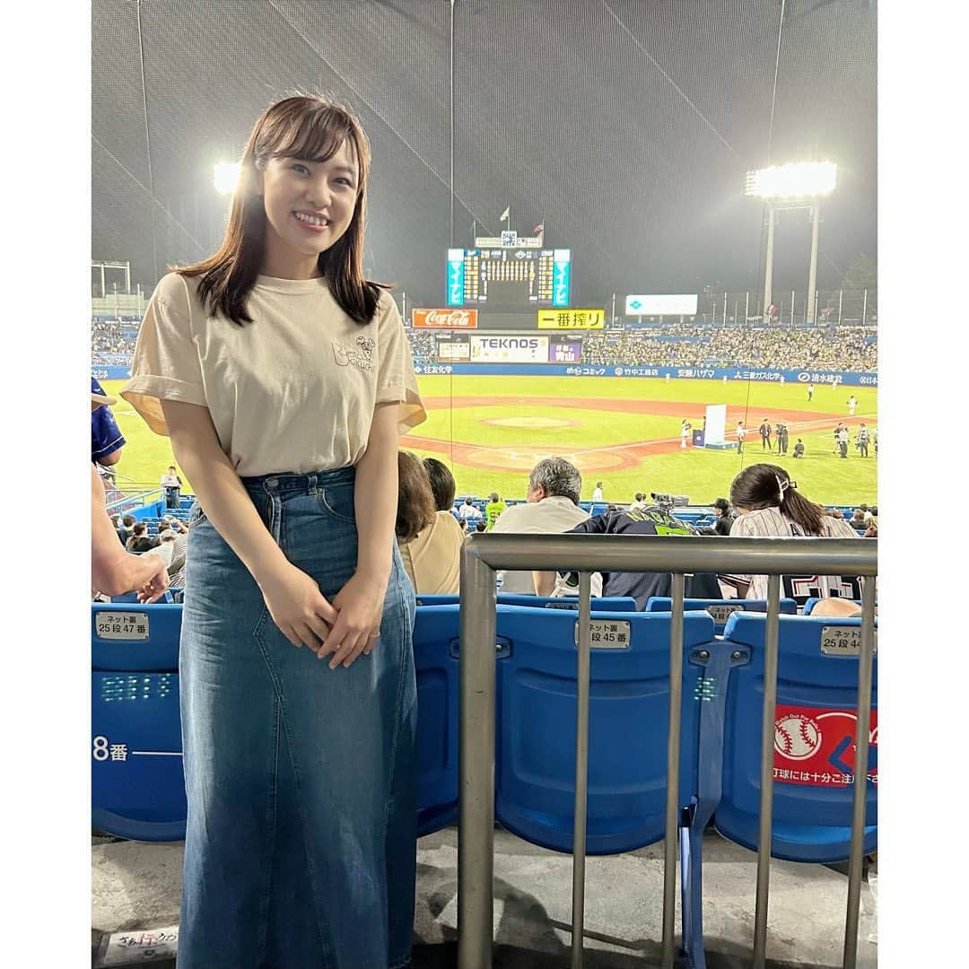 西村志野のインスタグラム：「＊ きょうは仕事終わりで神宮球場へ⚾️ #ヤクルト × #中日 を観てきました✨  神宮ナイター、まだ蒸し暑いけど 風が吹くと気持ちいい〜！ ＊ HR、初ヒットにファインプレー、 ミットの音とか選手の声がたくさん聞こえて これが生観戦の醍醐味だ️☺️✨  香川・三本松高出身の #三好大倫 選手の ヒットも見られて嬉しかった夜✨ ＊ #swallows #dragons  #東京ヤクルトスワローズ  #中日ドラゴンズ #神宮球場 #明治神宮野球場  #プロ野球 #野球 #野球観戦 #プロ野球観戦 #球場はパワースポット #今季観戦8試合目  #野球好き #野球女子 #npb #野球MC #野球リポーター #野球アナウンサー #アナウンサー #フリーアナウンサー #西村志野」