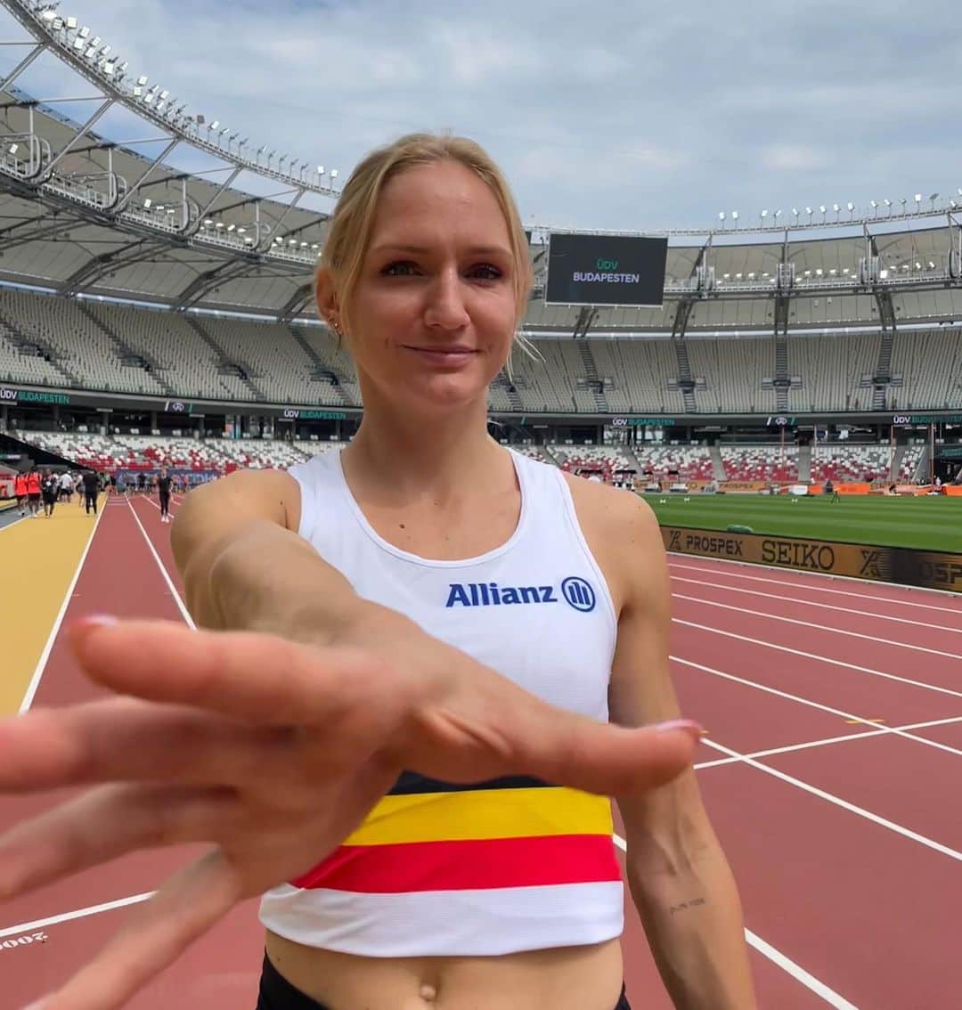 ハンネ・クレスさんのインスタグラム写真 - (ハンネ・クレスInstagram)「The World Championships in Budapest are about to start 🤩 WE ARE READY 🇧🇪🔥  @wabudapest23   #track #wchbudapest23 #trackandfield #budapest #teambelgium」8月18日 23時42分 - hanne.claes