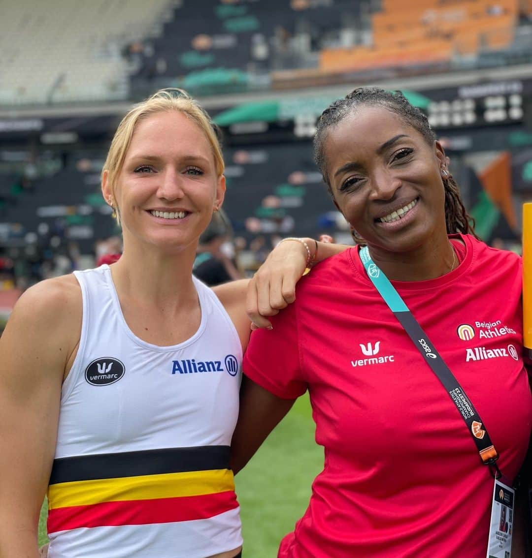 ハンネ・クレスさんのインスタグラム写真 - (ハンネ・クレスInstagram)「The World Championships in Budapest are about to start 🤩 WE ARE READY 🇧🇪🔥  @wabudapest23   #track #wchbudapest23 #trackandfield #budapest #teambelgium」8月18日 23時42分 - hanne.claes