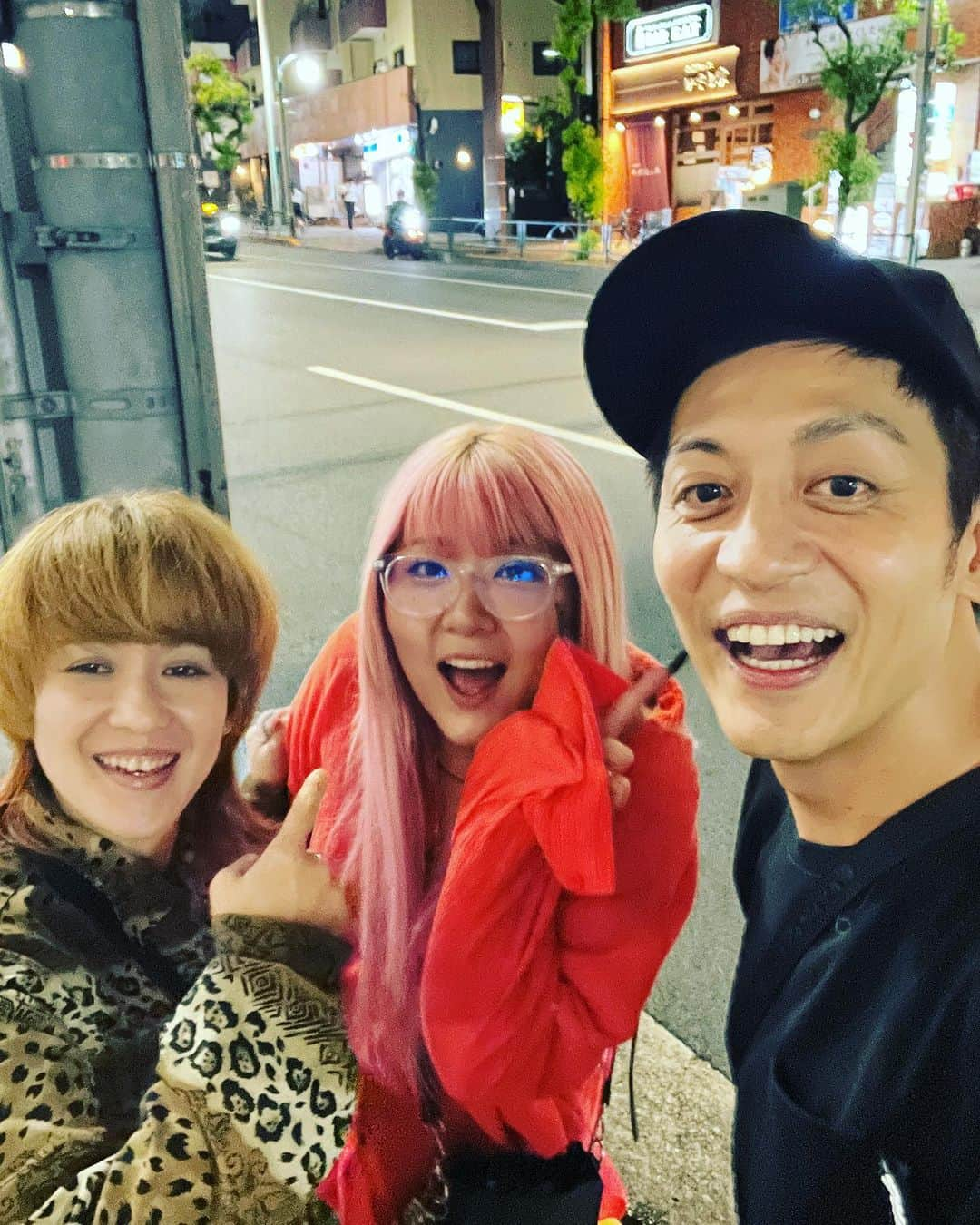 村田秀亮さんのインスタグラム写真 - (村田秀亮Instagram)「あんま交わへん3人で飲んだよ ギャルはええ奴ばかり 楽し過ぎたよ また飲んでくれるかな… おやすみなさい  #渚 #きょんちぃ」8月18日 23時45分 - toromurata