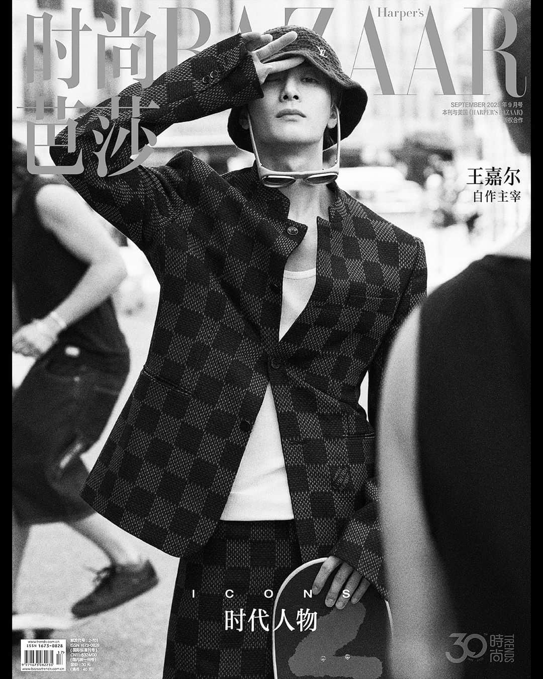 ジャクソンさんのインスタグラム写真 - (ジャクソンInstagram)「Harper's BAZAAR CN 2023 September Issue Cover . #MAGICMAN #JacksonWang」8月18日 23時49分 - jacksonwang852g7