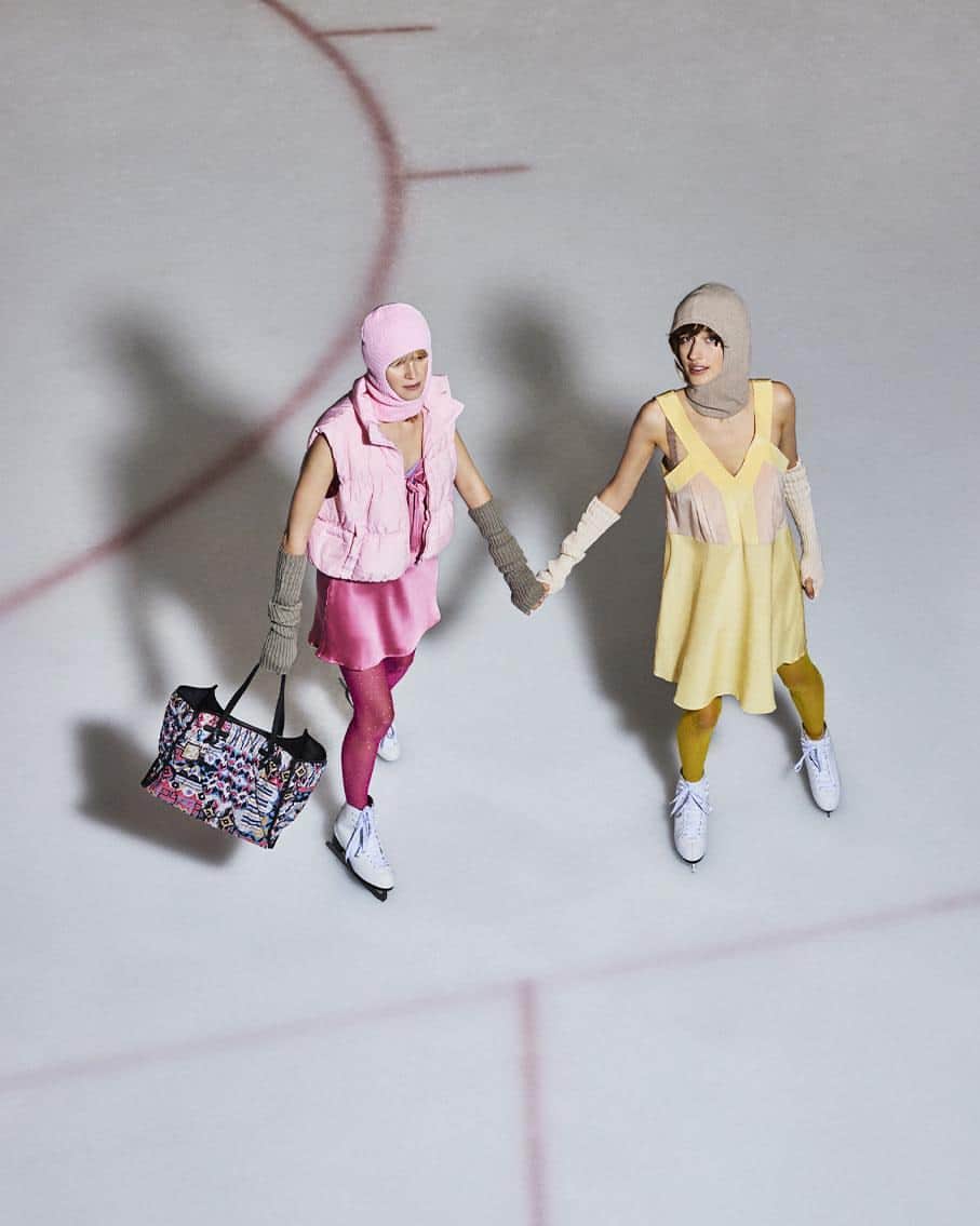 ジャンニキアリーニさんのインスタグラム写真 - (ジャンニキアリーニInstagram)「Marcella on Ice  Two friends that share their passion for ice skating are portrayed during a day out spent at the rink. Made with soft quilted padded down and enriched by a very particuliar retro print, Marcella Skilift takes the scene.  #giannichiarini #gc #ジャンニキアリーニ #FW23 #MarcellaClub」8月19日 0時00分 - giannichiarini