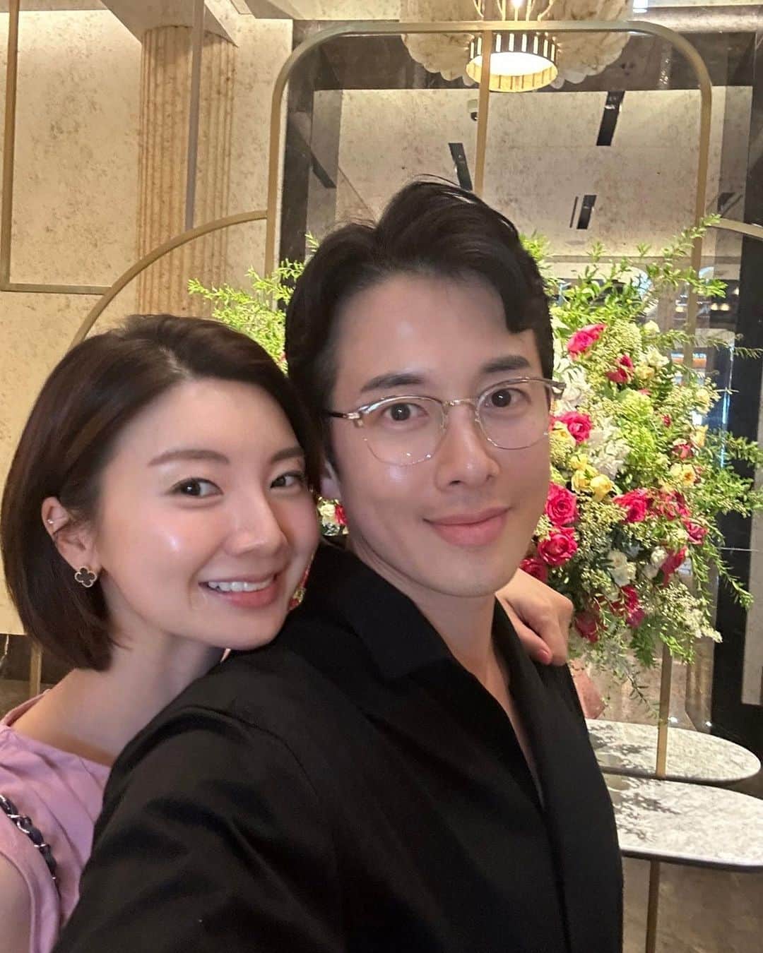 チェ・フィリップのインスタグラム：「오늘 인스타에서 생일 선물로 블루 뱃지 준 것 같은데...   아무튼 인스타 관리자님 감사합니다.  열심히 인스타 하겠습니다.🤣  그리고 늘 부족한 사위 사랑해 주시는 장인 어르신, 장모님 진심으로 감사드리고 사랑합니다❤❤  마지막으로 생일 축하해 주신 많은 분들 고맙습니다. 도도 남매 잘 키울께요🫰  #생일 #가족 #사랑 #jesus #인스타일상」