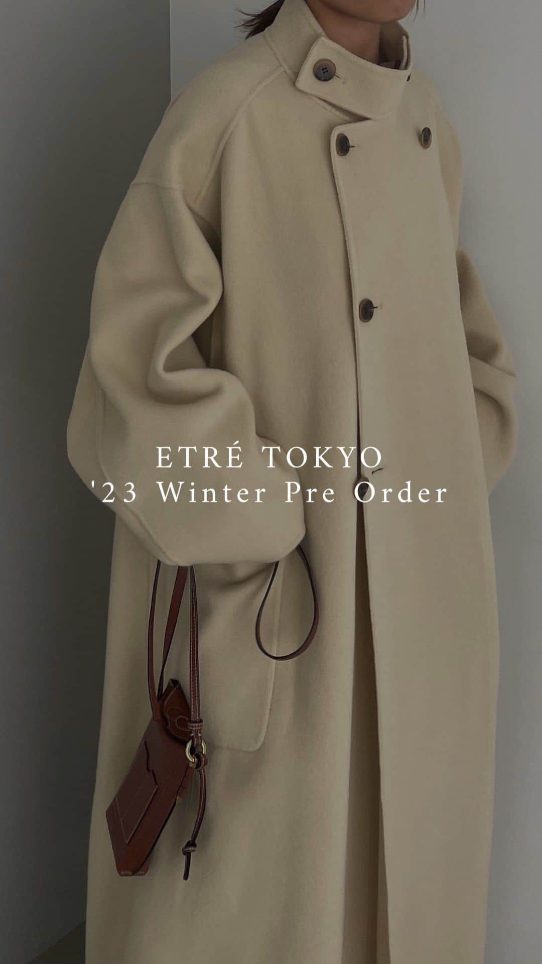 ETRÉ TOKYO ストアのインスタグラム：「@etretokyo  【 '23 Winter Pre Order 】  ㅤㅤㅤ  #ETREスタンドカラーリバーロングコート IVORY / GREY / NAVY S.M size ¥49,500(tax in)  ㅤㅤㅤ ㅤㅤㅤ #ETREスタンドネックパディングコート O.WHITE / BLACK S.M size ¥39,600(tax in)  ㅤㅤㅤ ㅤㅤㅤ #ETRE2wayルーズネックニットプルオーバー WHITE / GREY F size ¥30,800(tax in)  ㅤㅤㅤ ㅤㅤㅤ #ETREアジャスタブルセミワイドパンツ BLACK / BLUE / YELLOW S.M size ¥27,500(tax in)  ㅤㅤㅤ ㅤㅤㅤ #ETREウーステッドアイラインスカート BEIGE / GREY  S.M size ¥26,400(tax in)  ㅤㅤㅤ ㅤㅤㅤ #ETREカシュクールニットプルオーバー BEIGE / GREY F size ¥24,200(tax in)  ㅤㅤㅤ ㅤㅤㅤ #ETREフードストールニットプルオーバー GREY / BLACK YELLOW F size ¥26,400ㅤㅤㅤ  ㅤㅤㅤ ㅤㅤㅤ #ETREウエストベルト2wayロングスカート IVORY / BLACK S.M size ¥29,700(tax in)  ㅤㅤㅤ ㅤㅤㅤ #ETREウーステッドクロップドトップス BEIGE / GREY F size ¥33,000(tax in)  ㅤㅤㅤ ㅤㅤㅤ #ETREフーディニットストール BEIGE / GREY F size ¥16,500(tax in)  - - - - - - - - - - - - - - - - - - - - - - - - - - - -  商品詳細はTOPページURLよりチェック🔍 ›› @etretokyo_store  ㅤㅤㅤ スタッフコーディネートも毎日更新中【 #etretokyo_staff_ootd 】をフォロー🐿️  TOPページの"フォロー中"から 気になるスタッフのアカウントをフォロー🤝  - - - - - - - - - - - - - - - - - - - - - - - - - - - - ⁡  ㅤㅤㅤ 【INFORMATION】 ⁡ ⁡ ETRÉ TOKYOでは 冬の先行予約会を開催いたします。  -開催期間-  ◼️LUMINE SHINJUKU 8/24(thu) - 8/30(wed)  ◼️ONLINE STORE 8/24(thu)19:00 - 8/31(thu)12:00  ※予約受注会となります。 新宿店にてサンプルのご用意もございますので ご試着も可能です。 予約枠に上限がございます。  ※予約商品の画像はサンプルで撮影しております。 実際の製品とは仕様や素材、サイズや色味等が多少異なる場合がございます。  ※お電話でのご予約はできかねます。  ※ご予約後のキャンセルは致しかねます。 お支払いは後払いになります。 ⁡ ※混雑時には入場制限及び試着点数 の制限を設けさせて頂きます。 また、お電話がつながりにくい可能性がございます。  予めご了承ください。 ⁡ ⁡ ご理解、ご協力を賜りますよう 心よりお願い申し上げます。 ⁡ ⁡  ㅤㅤㅤ ㅤㅤㅤ 【LUMINE SHINJUKU STORE】 ETRÉ TOKYO ルミネ新宿2店 TEL：03-5989-0979 ー営業時間ー (平日、土日祝)11:00-21:00  ⁡ #etretokyo #etre  #etretokyoshinjuku #2023etre #etretokyo_staff_ootd #2023aw #受注会 #先行予約 #プレオーダー #スタッフコーディネート #スタッフスナップ #冬服コーデ #ルミネ新宿2 #ロングコートコーデ #冬ニット #白黒コーデ」