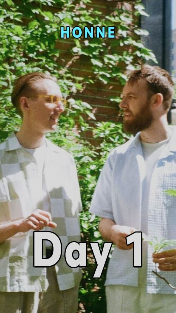ワーナーミュージック・ジャパン洋楽のインスタグラム：「#チル な夜を過ごしたい？そんな時は #HONNE を聴いてみない？ #ホンネ #summersonic2023 #サマソニ #来日公演 #洋楽好きな人と繋がりたい」