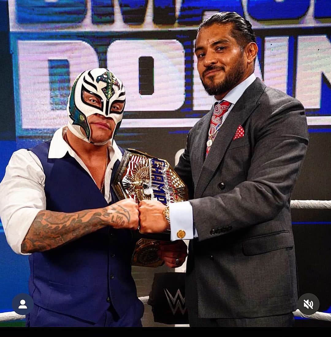 レイ・ミステリオ・ジュニアのインスタグラム：「#LWO🇲🇽 familia hasta la muerte! 🙏🏼🇨🇦❤️‍🔥」