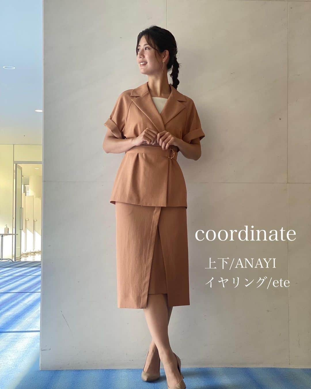 桝田沙也香のインスタグラム：「* Jチャン衣装👗 セットアップ☞ANAYI イヤリング☞ete  コートの裾と袖を短くカットしたかのような、 新しいバランスのジャケット✨ 袖口は広めなので腕をカバーしつつ 細くも見せてくれます⭐️ ラップタイトスカートの形も可愛かったです😍  ピンクスカート☞PINKY&DIANNE ボリューム感があり 裾に向かって広がるフレアが可愛い🩷  シャツ☞ DRESSTERIOR シワになりにくく、 艶のある生地感できちんと見え😼 ブルーの色味も綺麗！🩵  #衣装#ootd#今日のコーデ#coordinate#今日の衣装#アナウンサー#テレビ朝日アナウンサー#桝田沙也香」