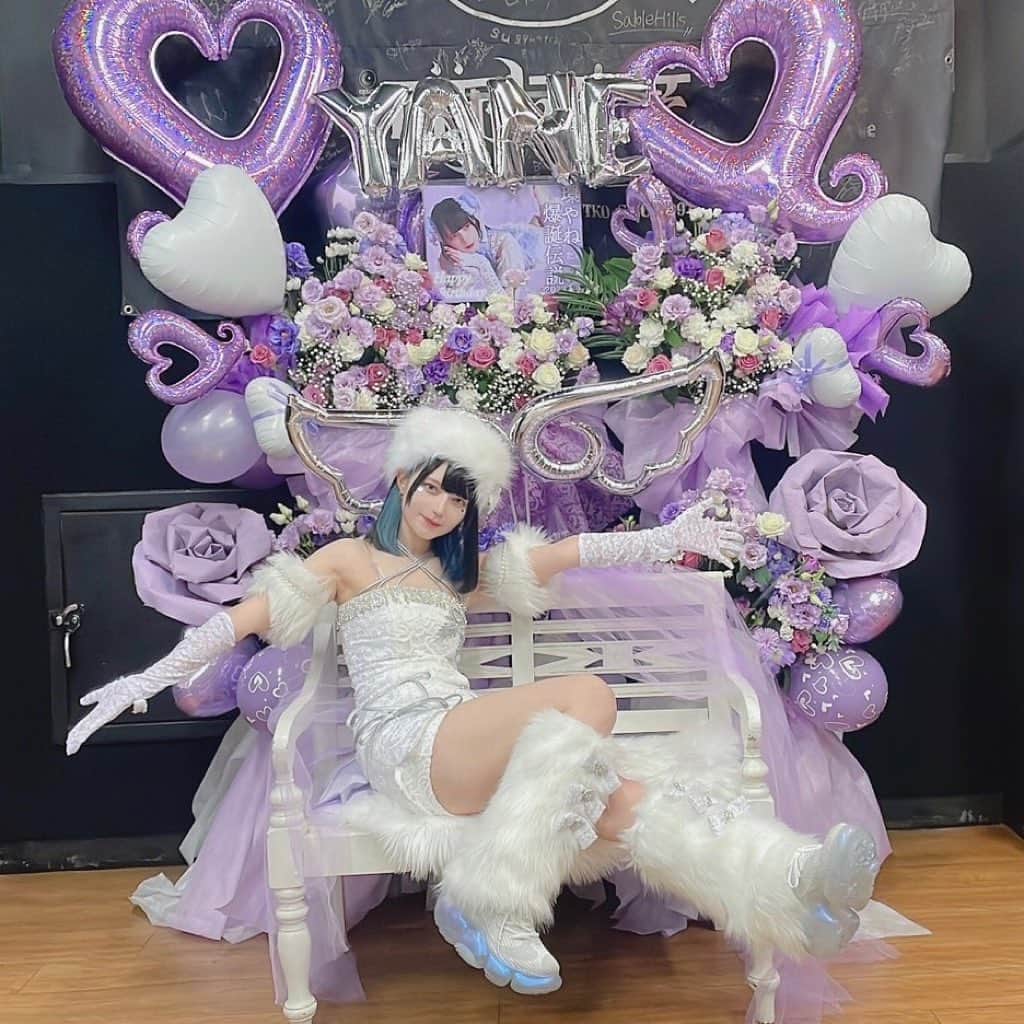 やねのインスタグラム：「｢1回冬にうまれてみたかった♡｣衣装♡ こんな素敵なお衣装を着ることができて幸せ（т-т）❄」